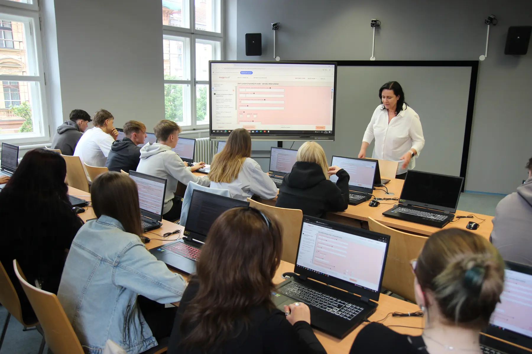 Featured image for “Ekonomické lyceum”